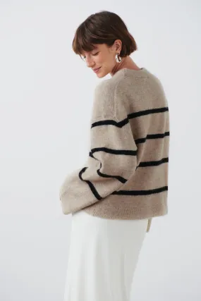 Crew neck knitted sweater