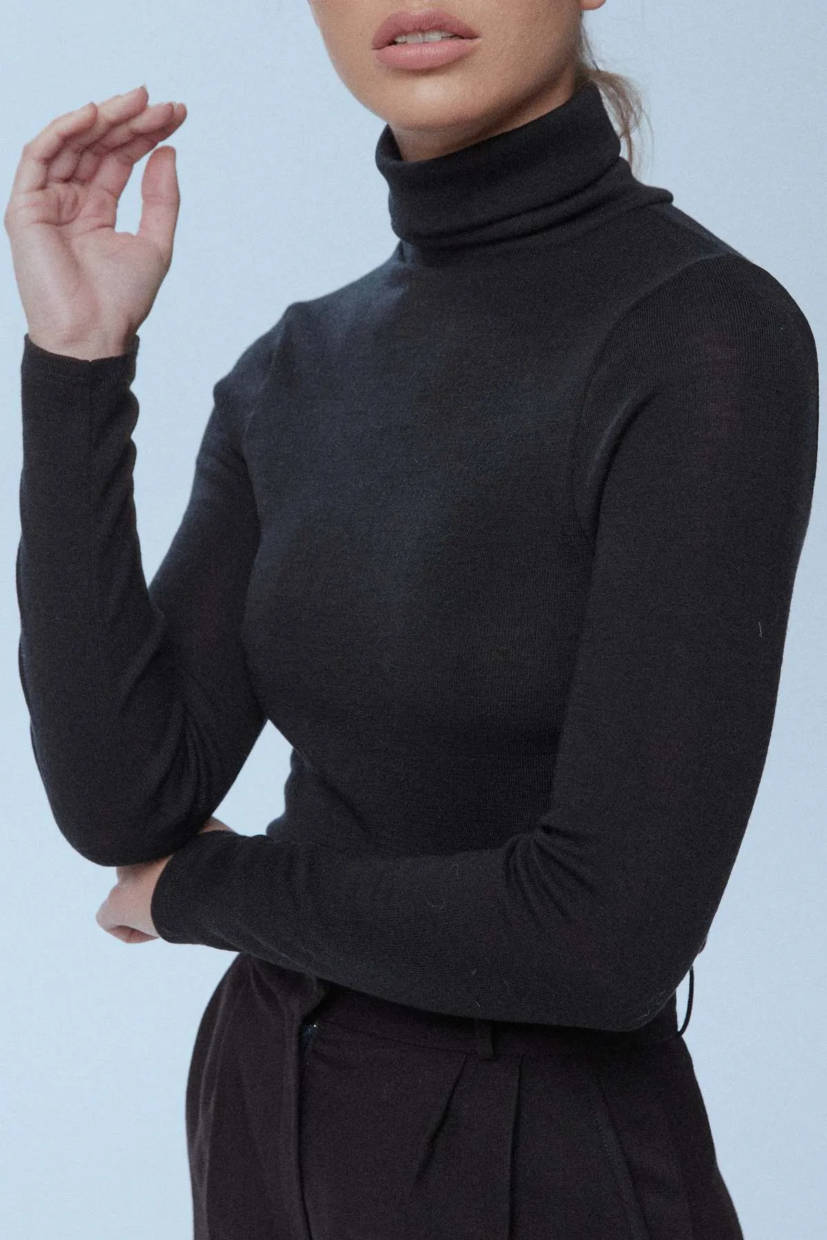 Deadstock Merino Skivvy sweater - black