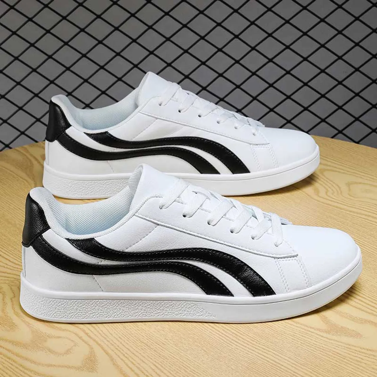 White black curved stripe casual shoe sneaker