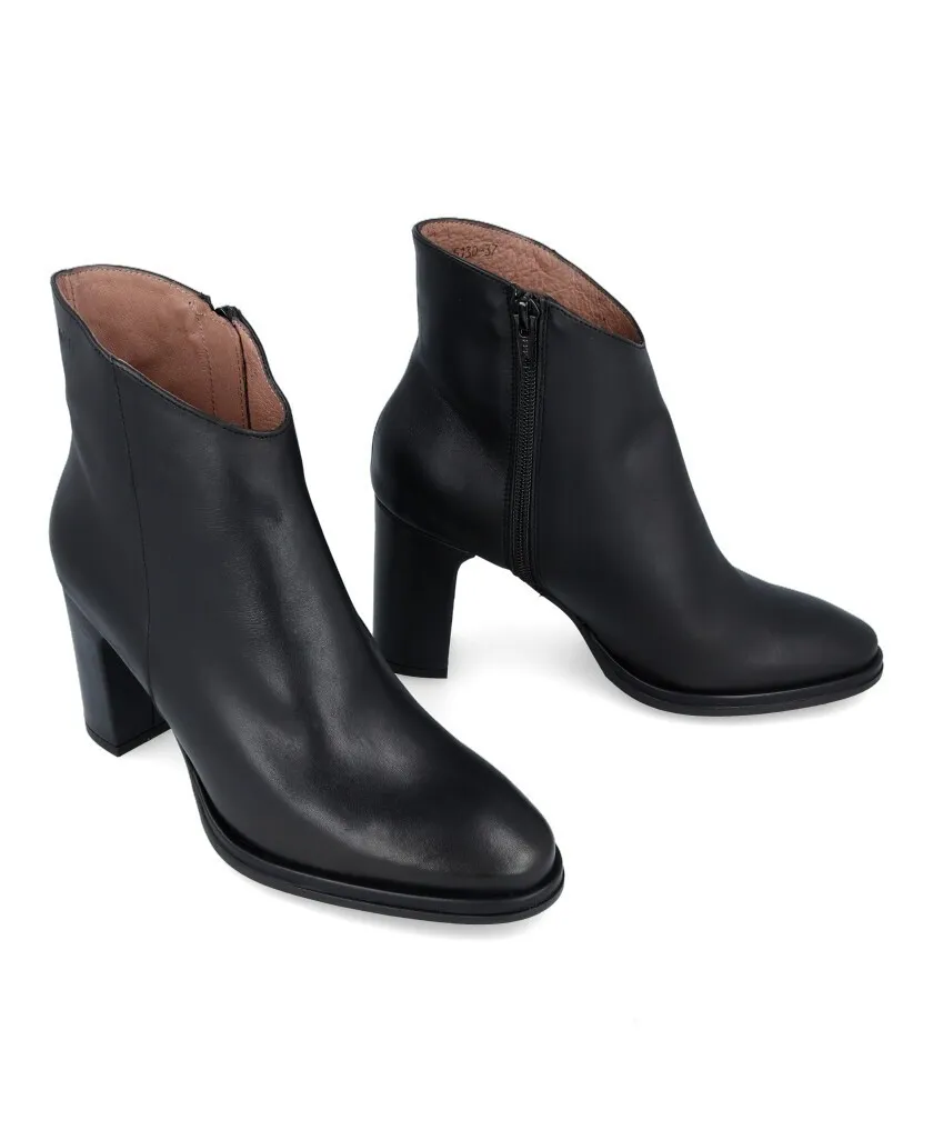 Wonders Ost M-5130 Black leather heel ankle boot